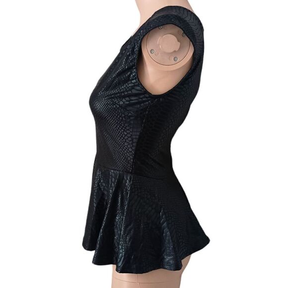 Y2K Faux Leather Peplum Top Sz S Witchy Embossed Zips Office Siren Corpcore - Picture 6 of 16